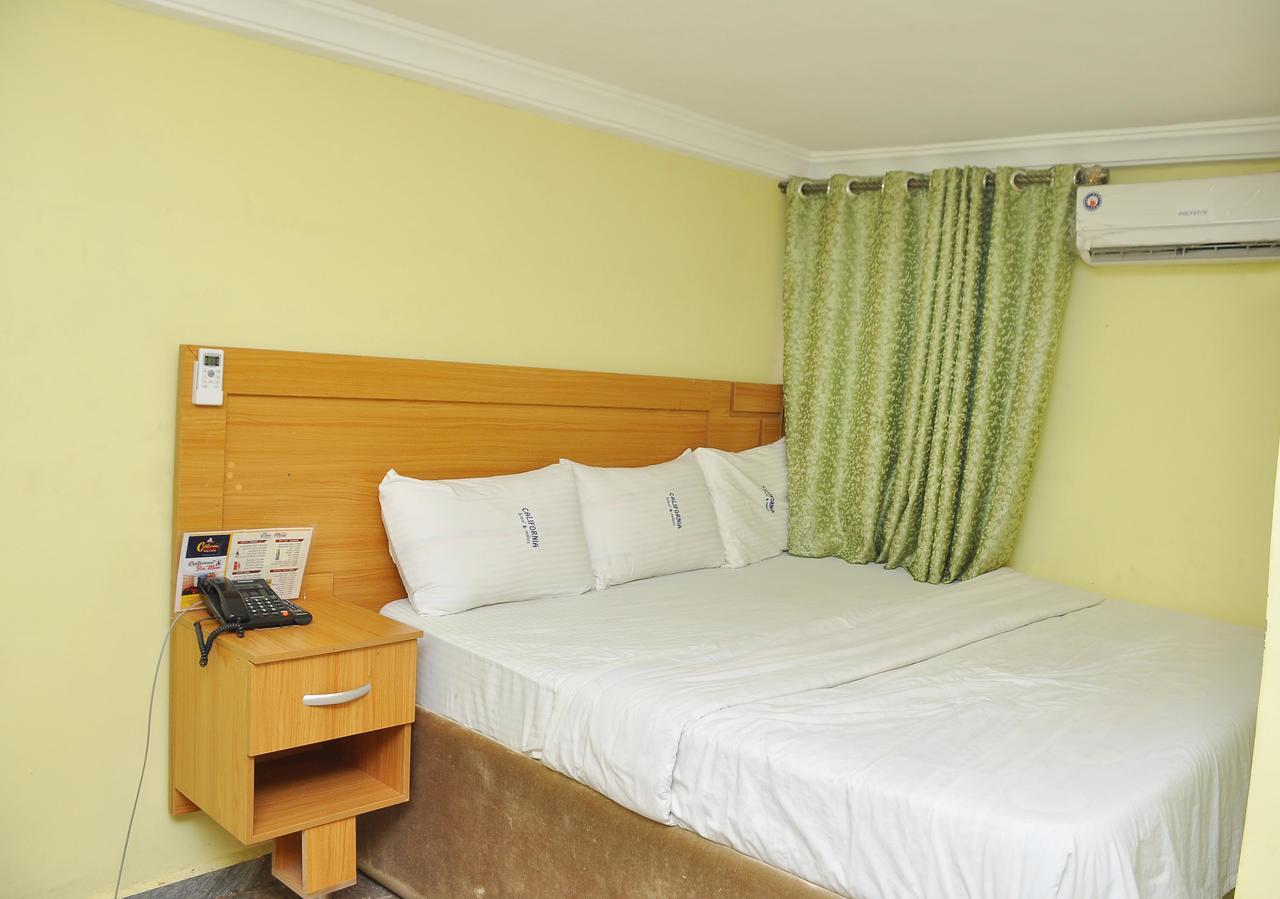 California Garden, Hotel & Suites Onitsha  Екстер'єр фото